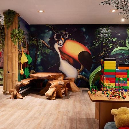 Van Der Valk Hotel Тил Екстериор снимка