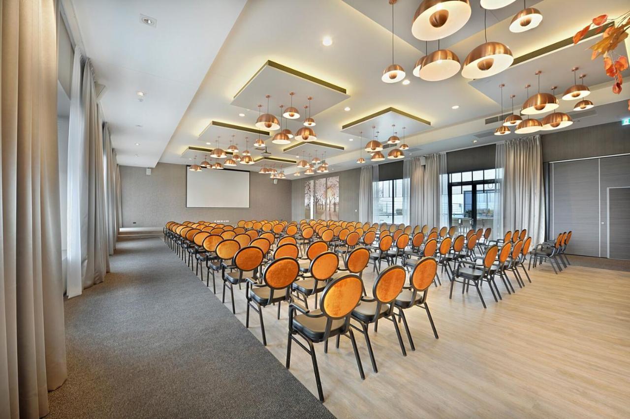 Van Der Valk Hotel Тил Екстериор снимка