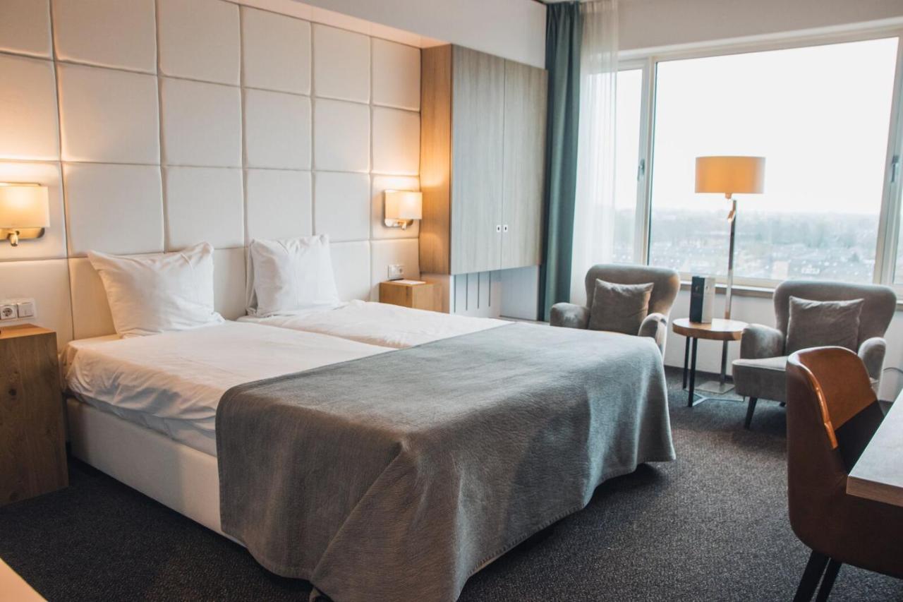Van Der Valk Hotel Тил Екстериор снимка