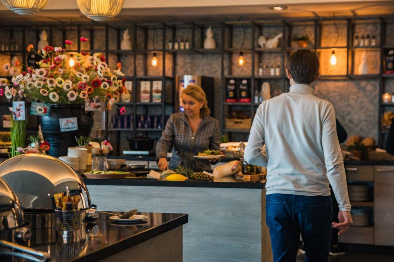 Van Der Valk Hotel Тил Екстериор снимка