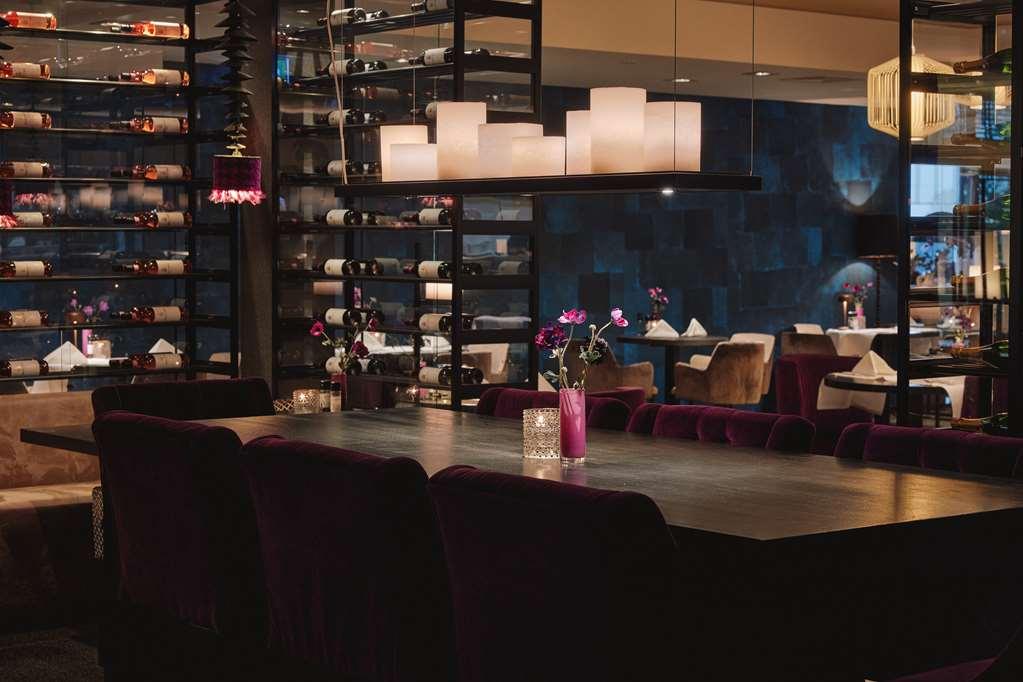 Van Der Valk Hotel Тил Ресторант снимка