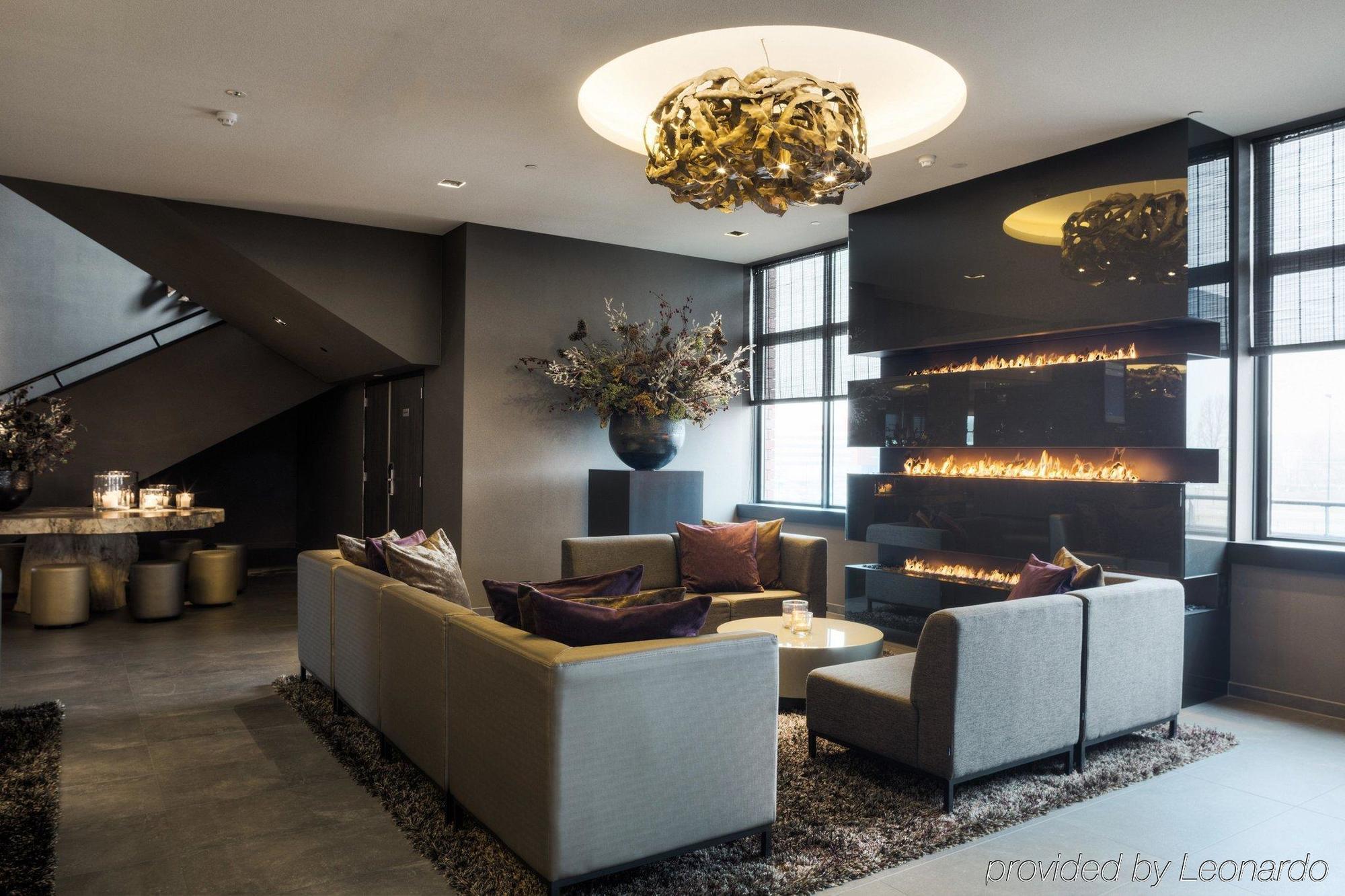 Van Der Valk Hotel Тил Екстериор снимка