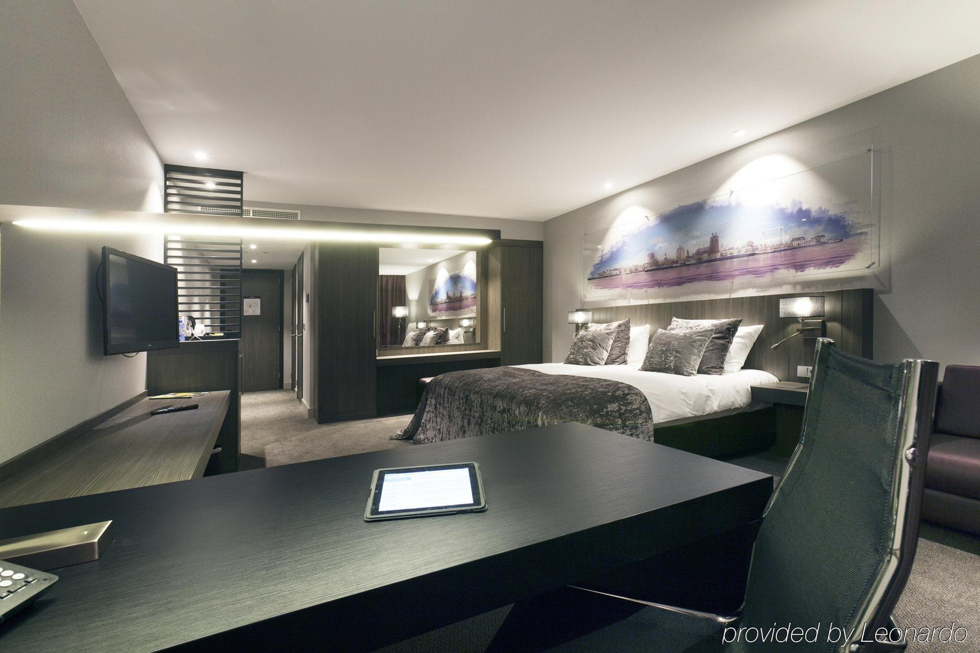 Van Der Valk Hotel Тил Екстериор снимка