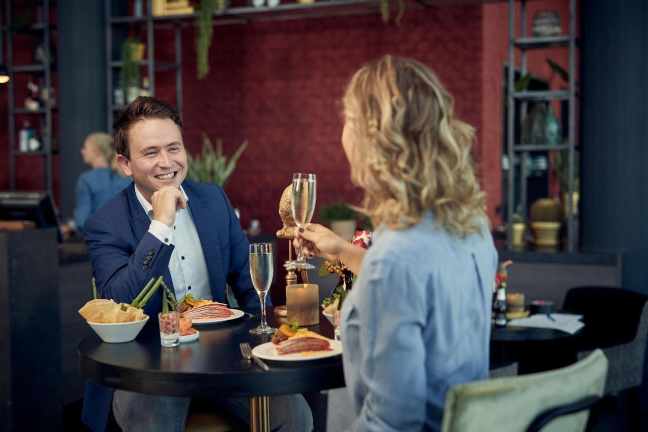 Van Der Valk Hotel Тил Екстериор снимка
