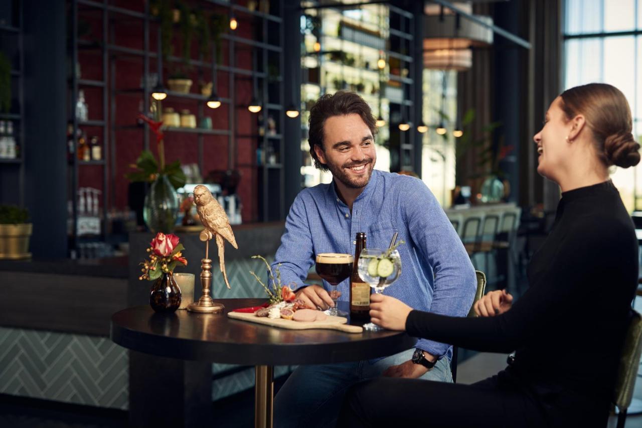 Van Der Valk Hotel Тил Екстериор снимка